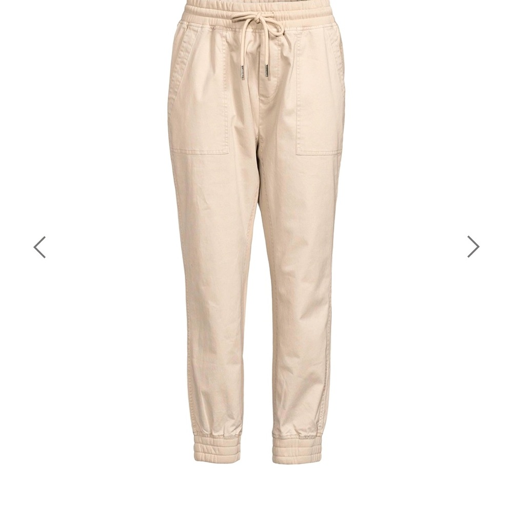 Varley- Miles Jogger. Price is for one pair. Available in Black and Cream.